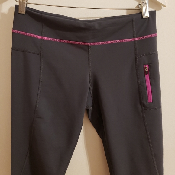 Forma Athletic Yoga Workout Capri Formfitting Athleisure Pants Woman Size 4 NWOT - Picture 3 of 8